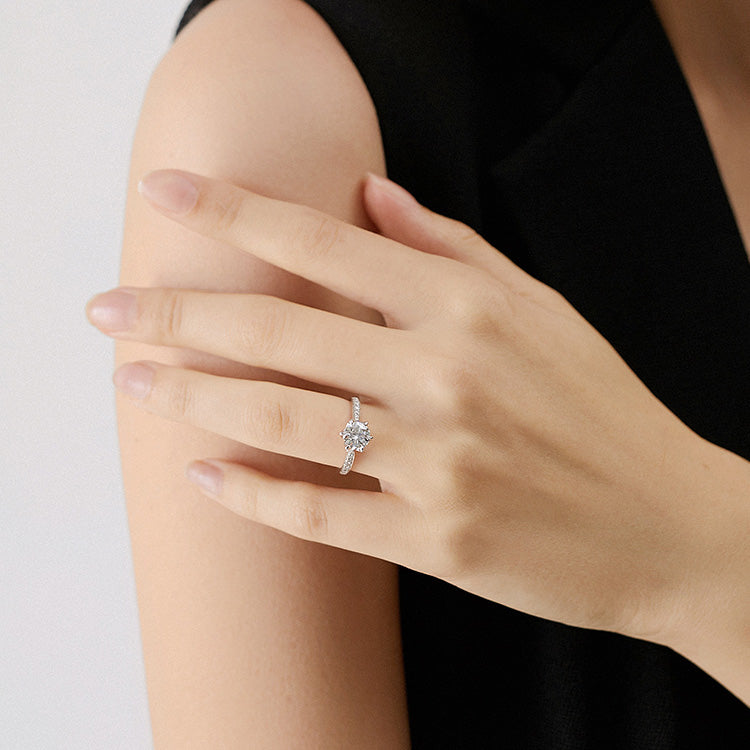 18K White Gold Delicate Diamond Rings,Solitaire Diamond Ring,Round Diamond Rings,Synthetic Diamond Rings